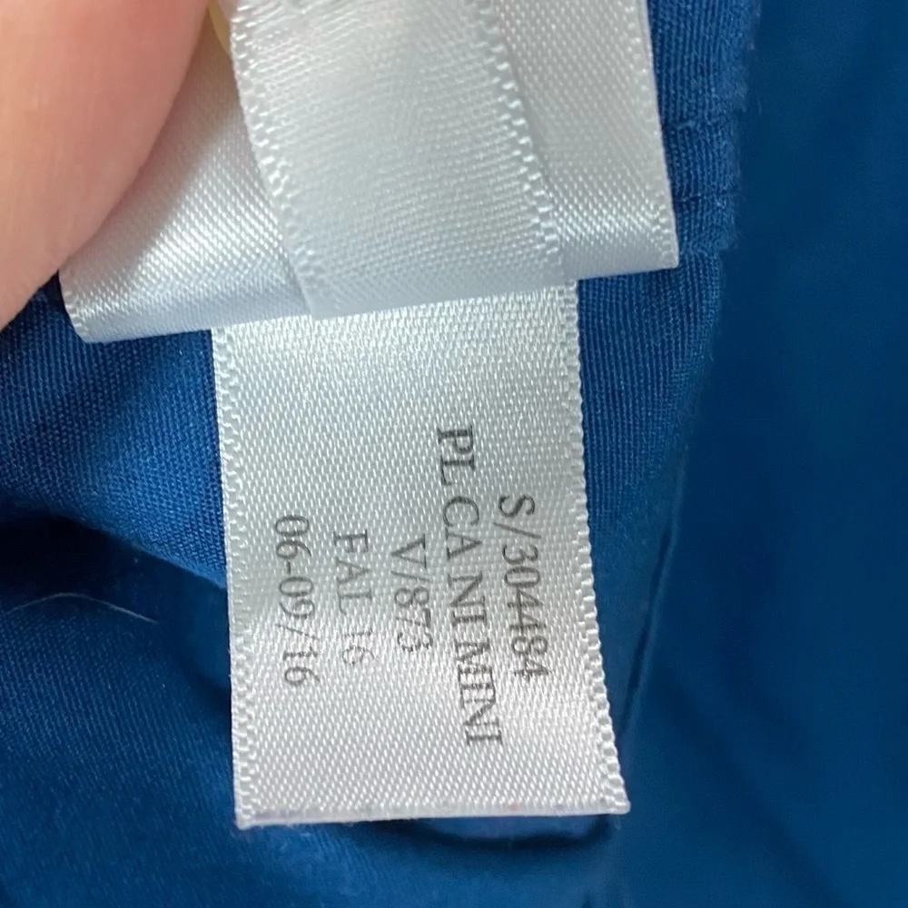 Banana Republic non-iron Camden fit blue polka dot button up size M